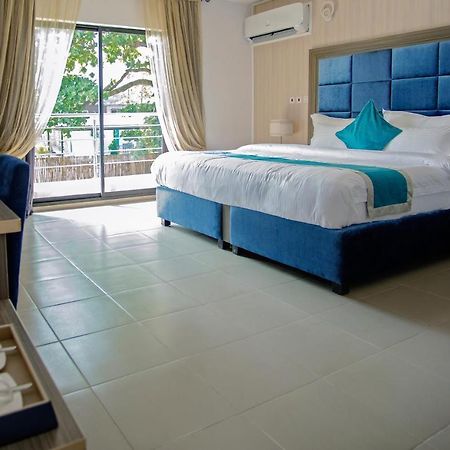Riviera Suites Lagos Esterno foto