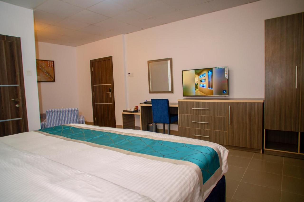 Riviera Suites Lagos Esterno foto