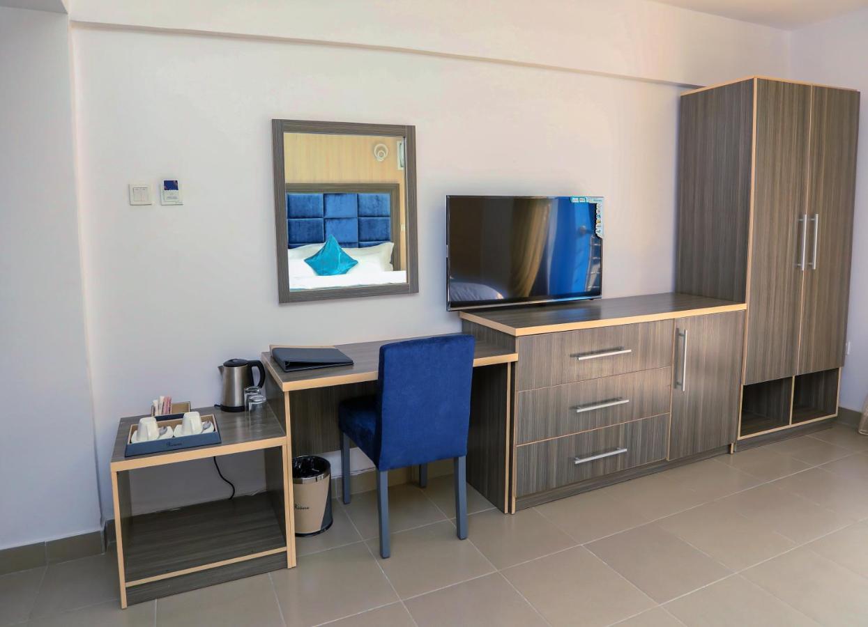 Riviera Suites Lagos Esterno foto
