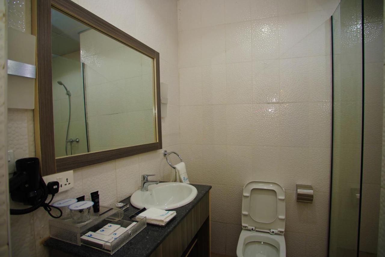 Riviera Suites Lagos Esterno foto
