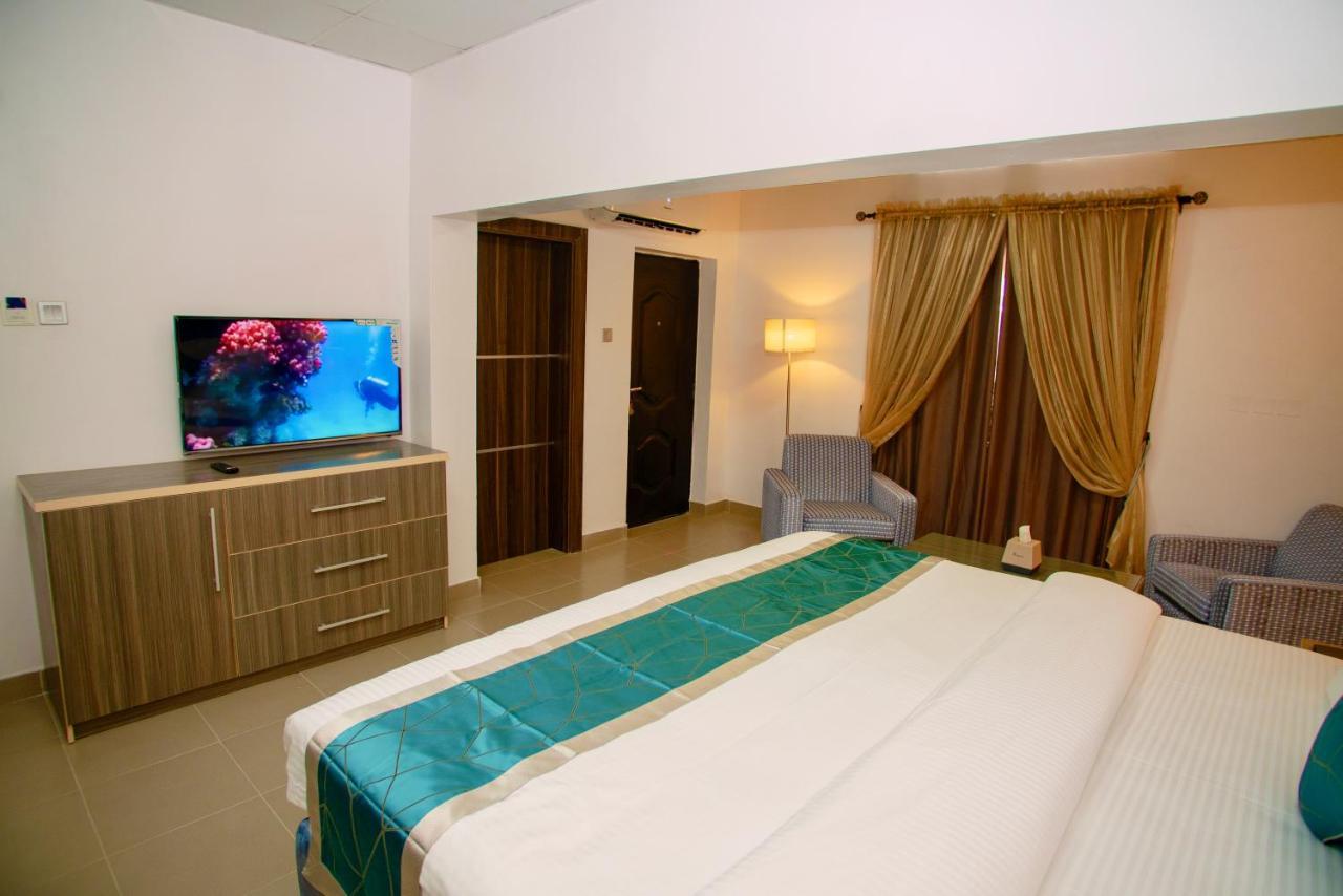 Riviera Suites Lagos Esterno foto