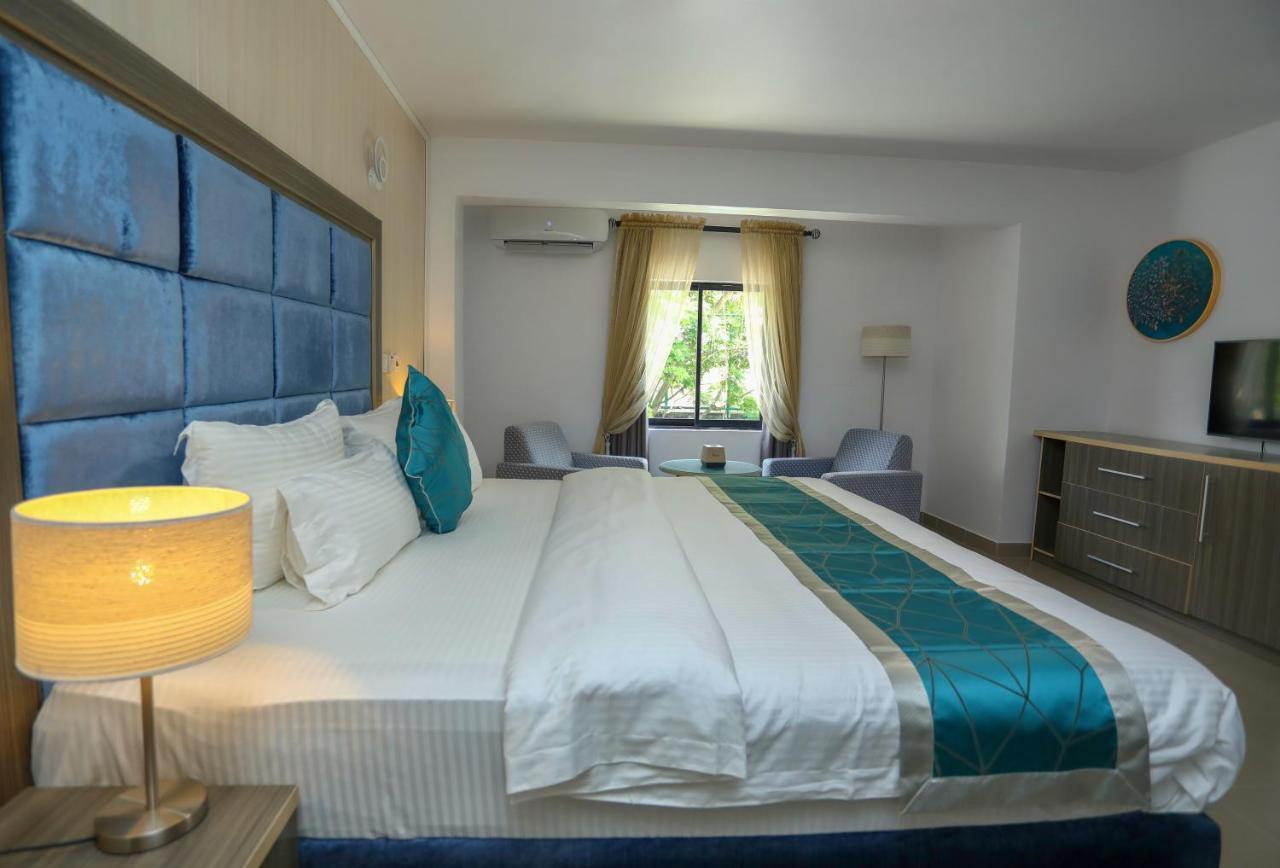 Riviera Suites Lagos Esterno foto