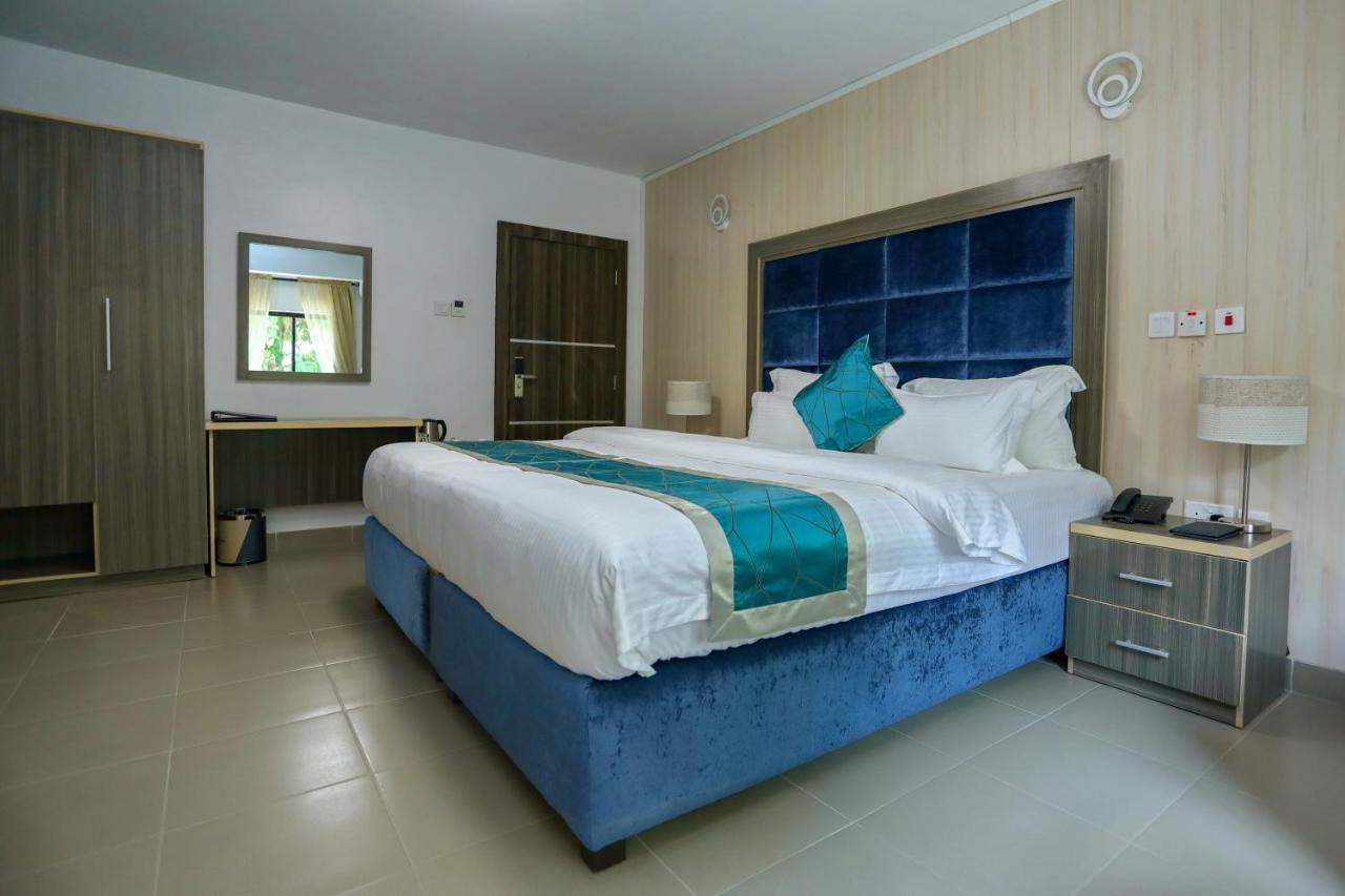 Riviera Suites Lagos Esterno foto