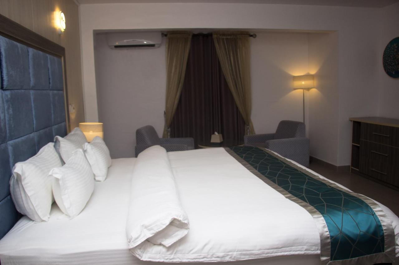 Riviera Suites Lagos Esterno foto