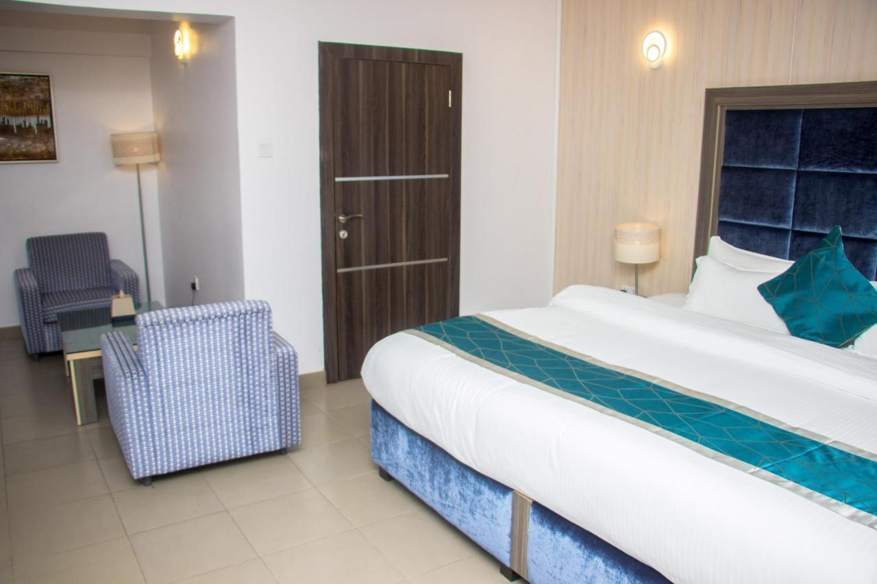 Riviera Suites Lagos Esterno foto