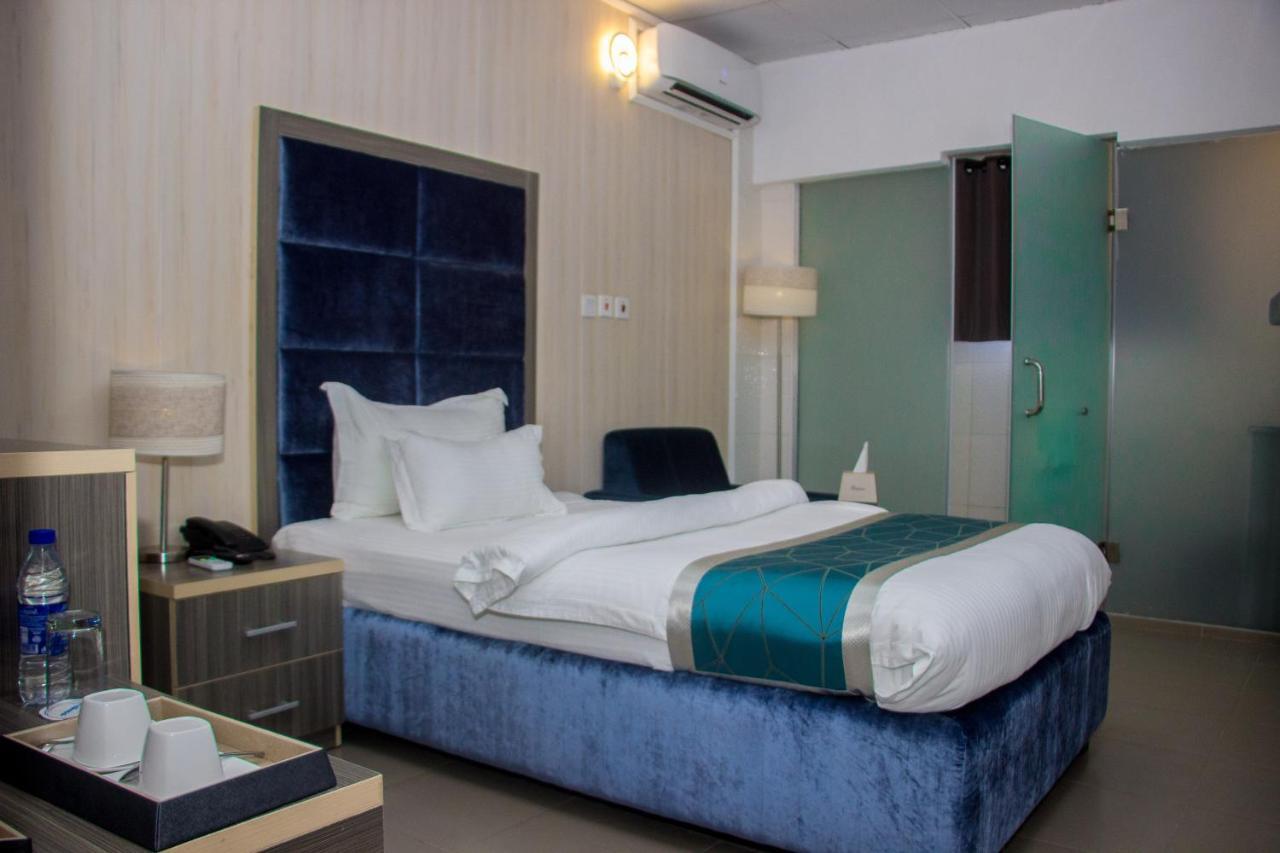 Riviera Suites Lagos Esterno foto