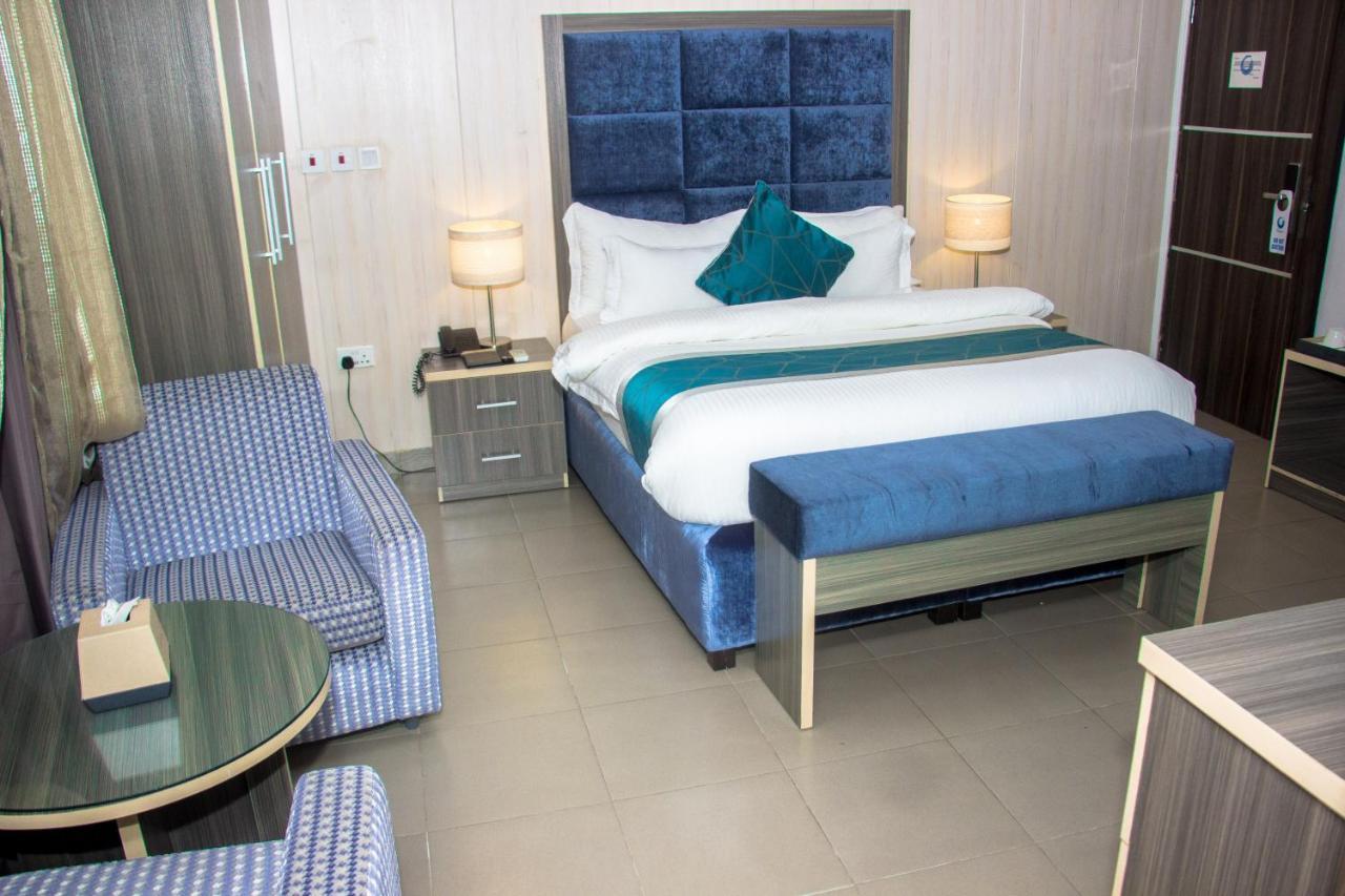 Riviera Suites Lagos Esterno foto