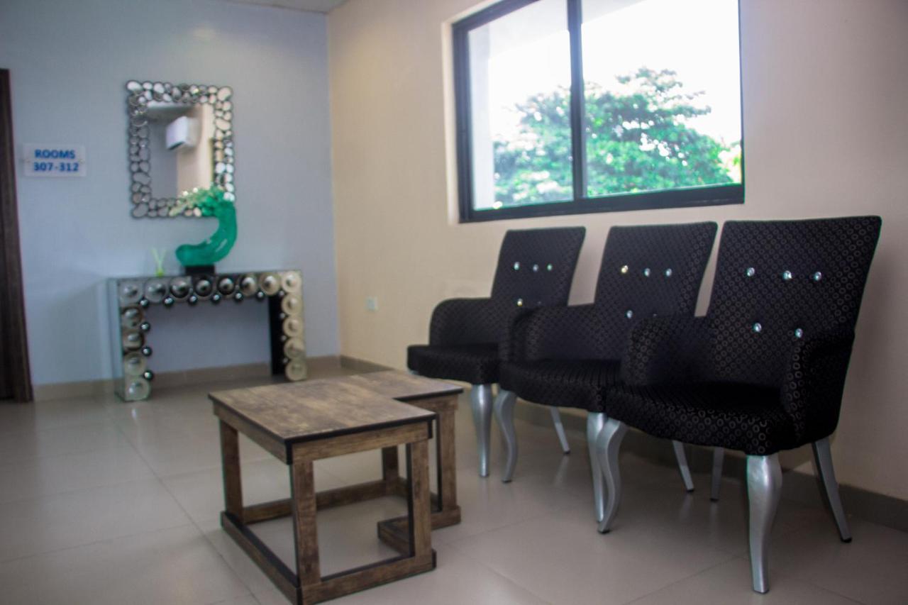 Riviera Suites Lagos Esterno foto