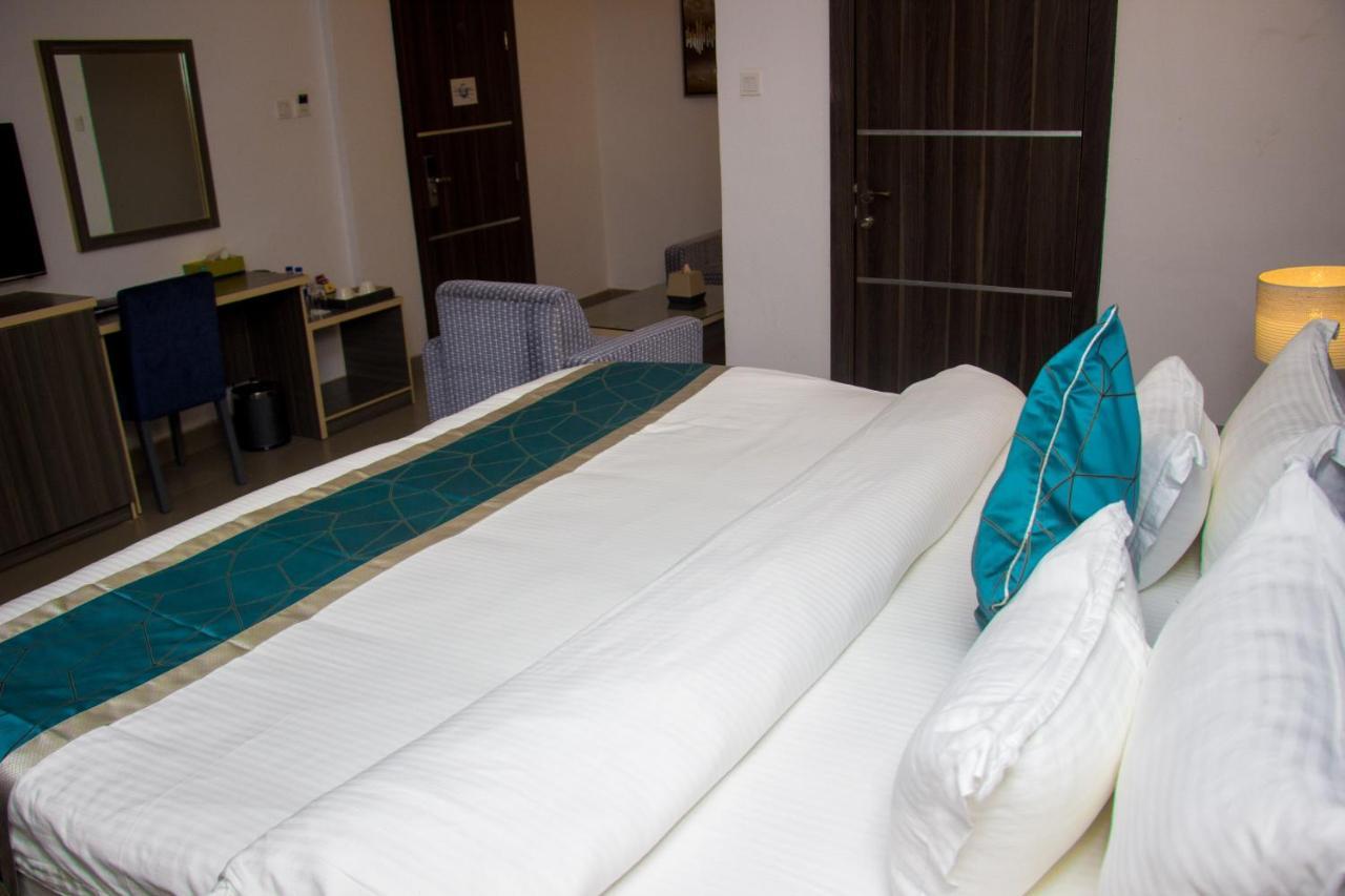 Riviera Suites Lagos Esterno foto