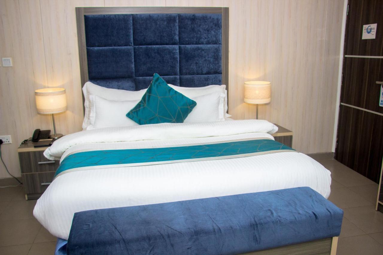Riviera Suites Lagos Esterno foto